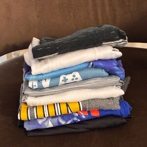 Boys Graphic T-Shirt Lot Size M 8-10 NHL Bruins Shark Gaming 9pc